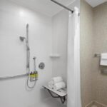 Holiday Inn Express & Suites Woodside LaGuardia Airport