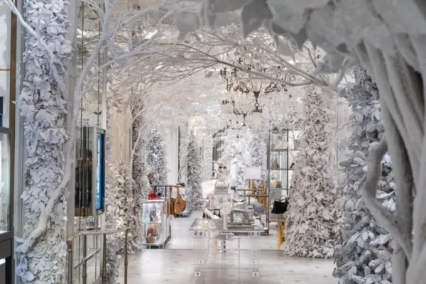 Almoce com estilo enquanto aprecia as vitrines da Quinta Avenida