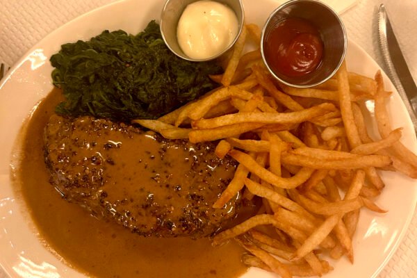 Bistrô Balthazar em Soho: Música e Sabor em Nova York