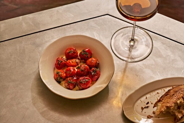 Descubra o Novo Bar de Vinhos Favorito do Leste de Nova York