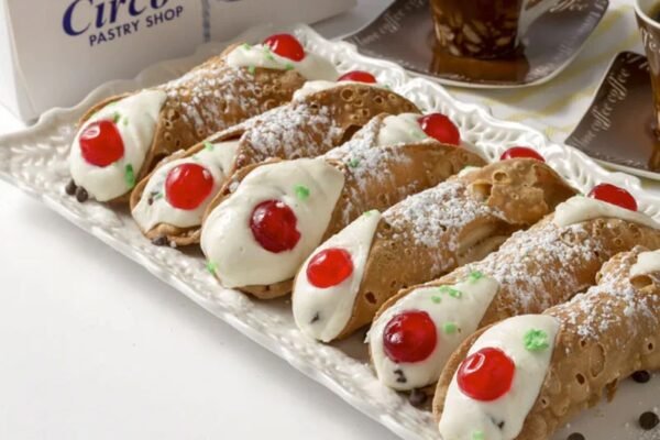 A Confeitaria Circo: Canolli Gigantes e Delícias em Nova York