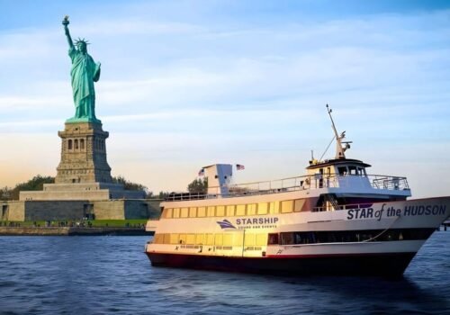 Cruzeiro de Réveillon com Open Bar e Fogos de Artifício